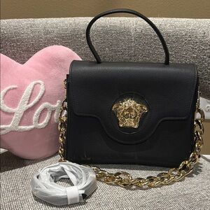 Elegant black bag in new condition ☺️